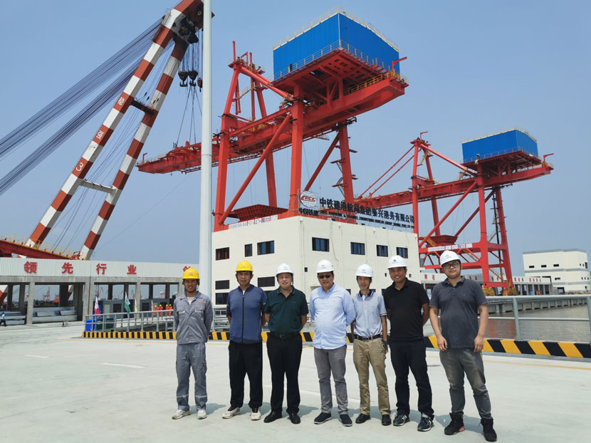 舌头伸进去添的我好爽