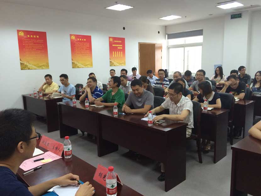 舌头伸进去添的我好爽