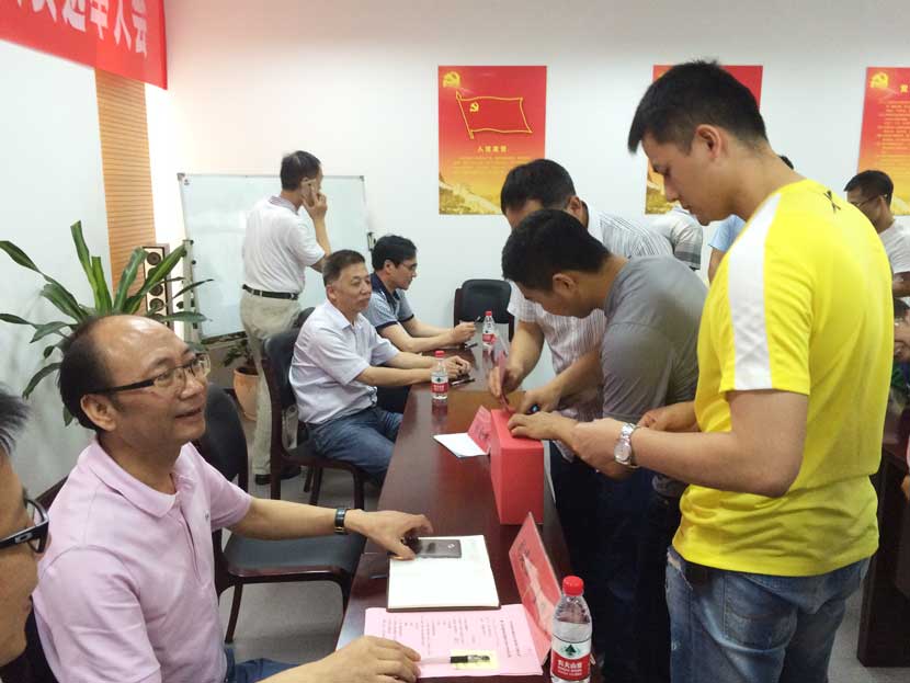 舌头伸进去添的我好爽