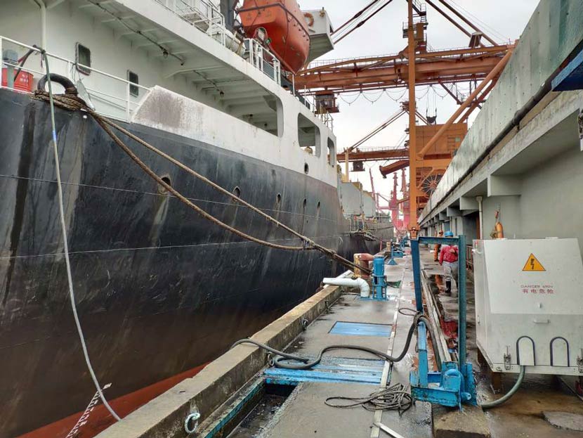 舌头伸进去添的我好爽