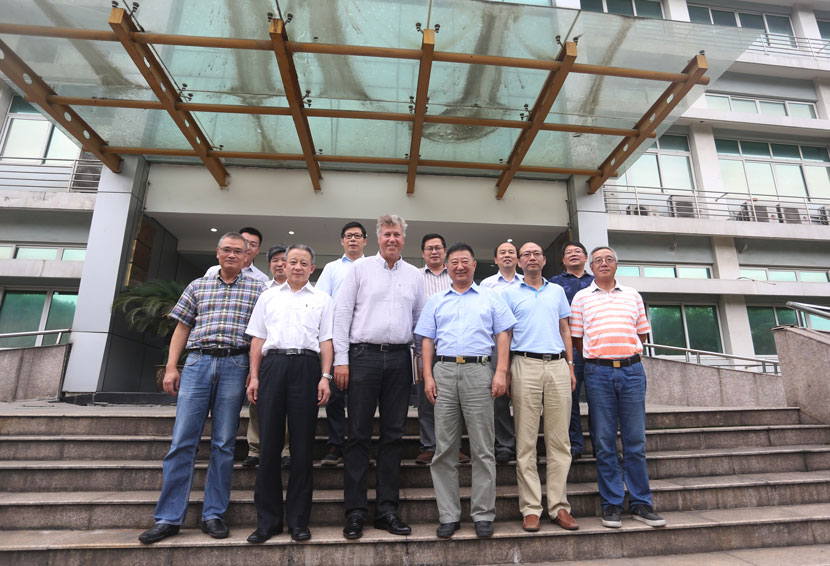 舌头伸进去添的我好爽