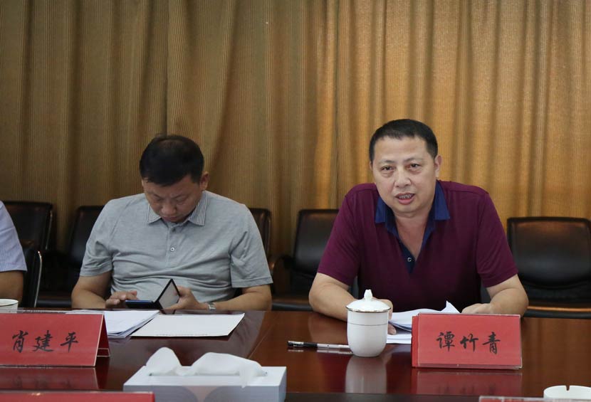 舌头伸进去添的我好爽