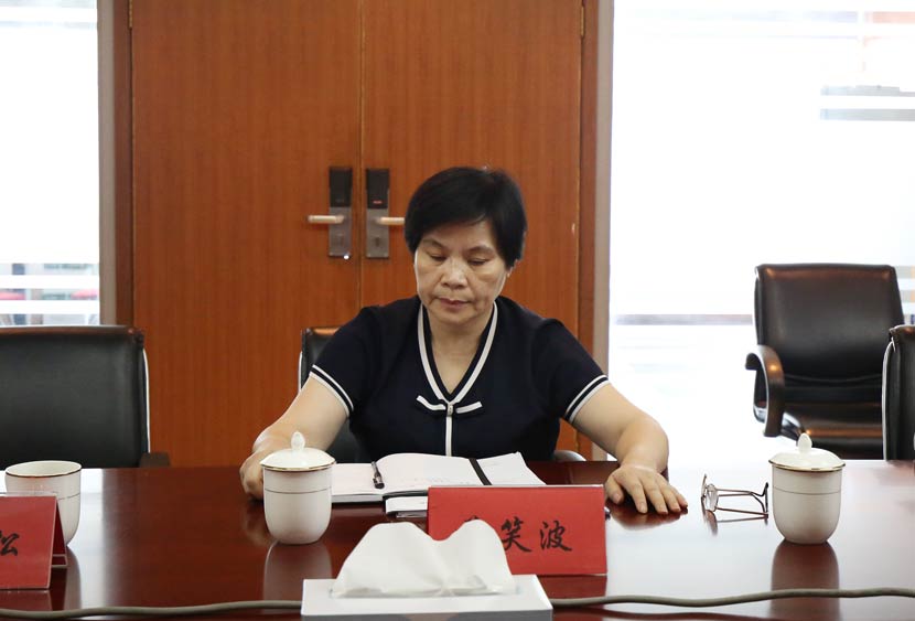 舌头伸进去添的我好爽