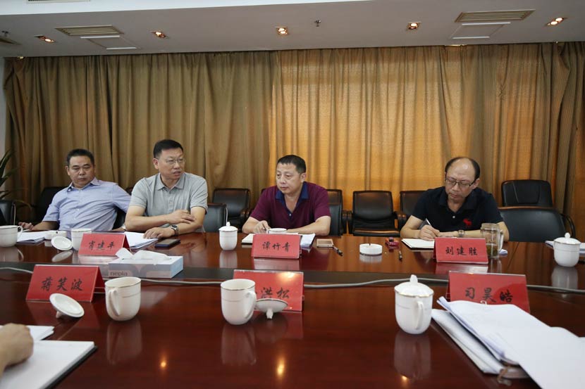 舌头伸进去添的我好爽