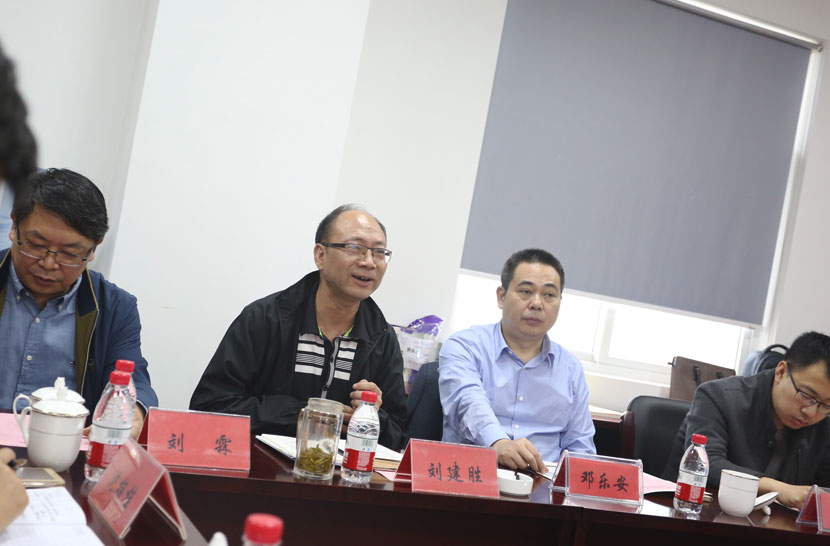 舌头伸进去添的我好爽