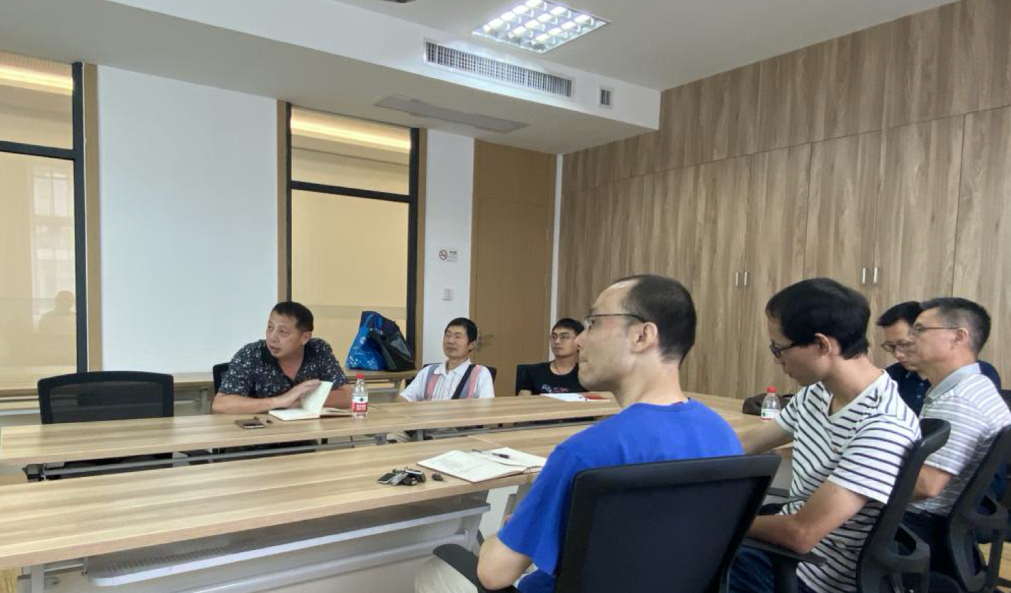 舌头伸进去添的我好爽