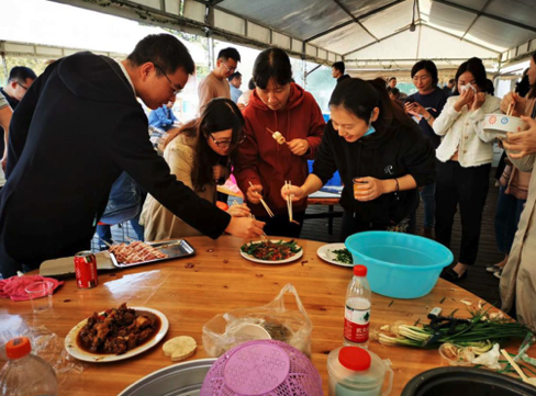 舌头伸进去添的我好爽