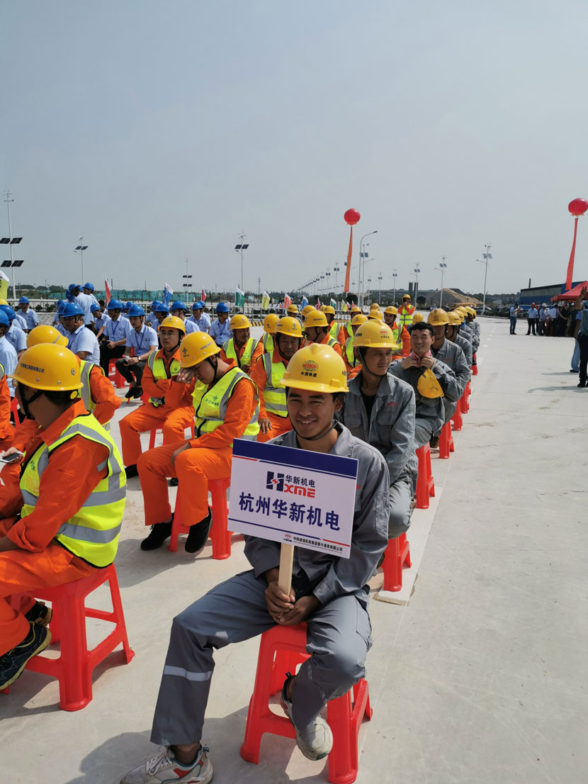 舌头伸进去添的我好爽