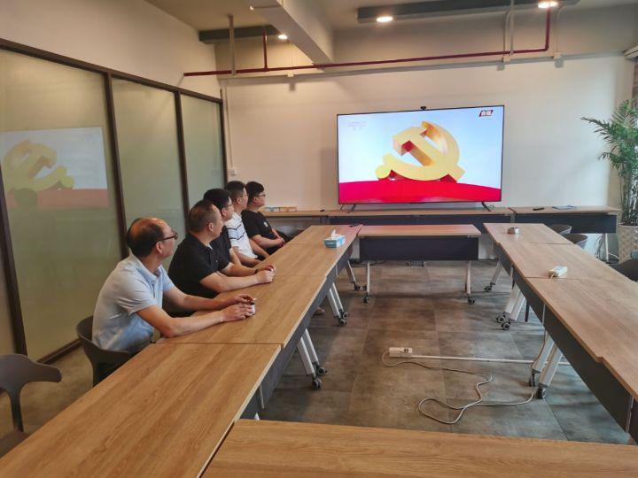 舌头伸进去添的我好爽