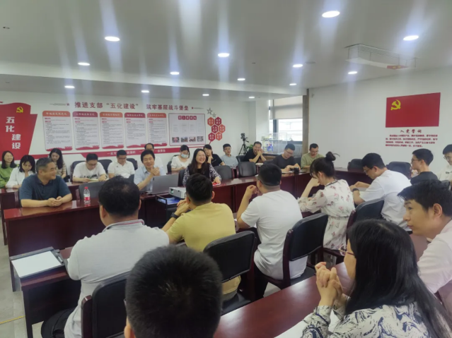 舌头伸进去添的我好爽