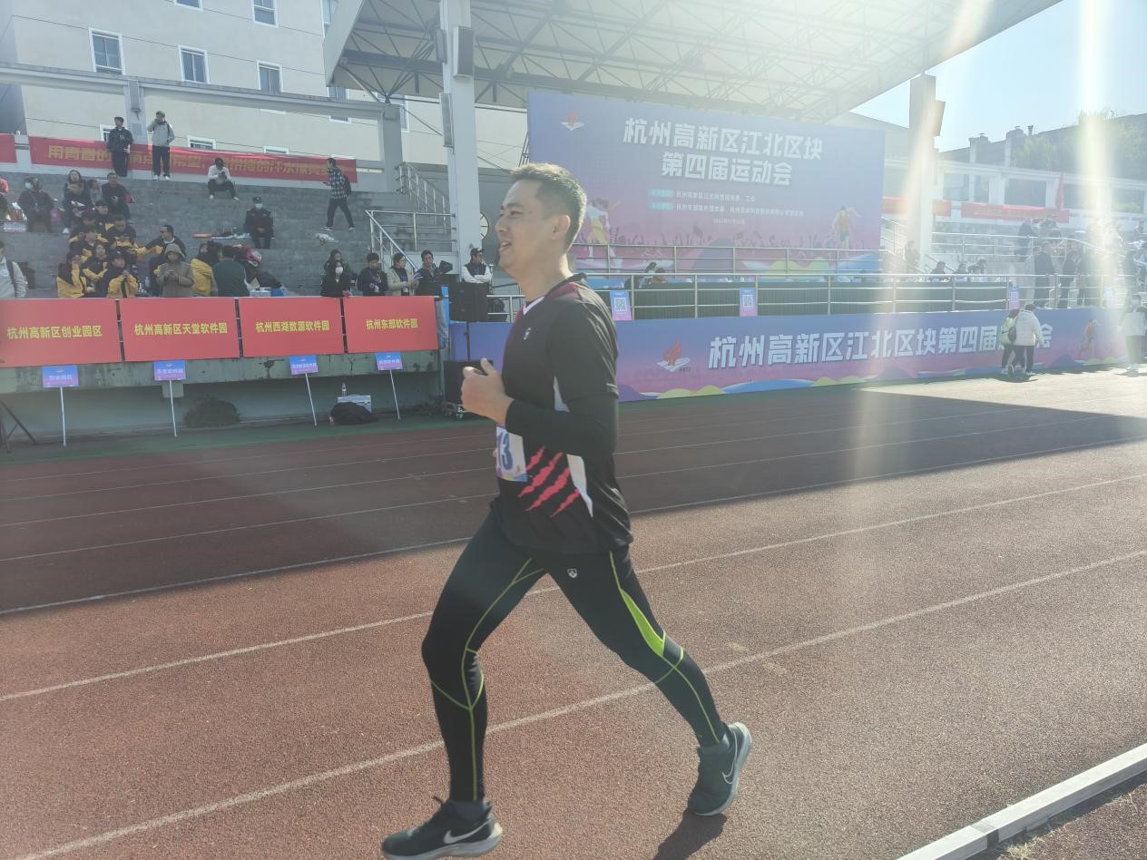 舌头伸进去添的我好爽