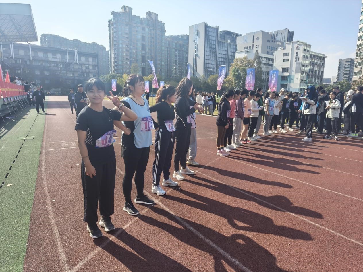 舌头伸进去添的我好爽