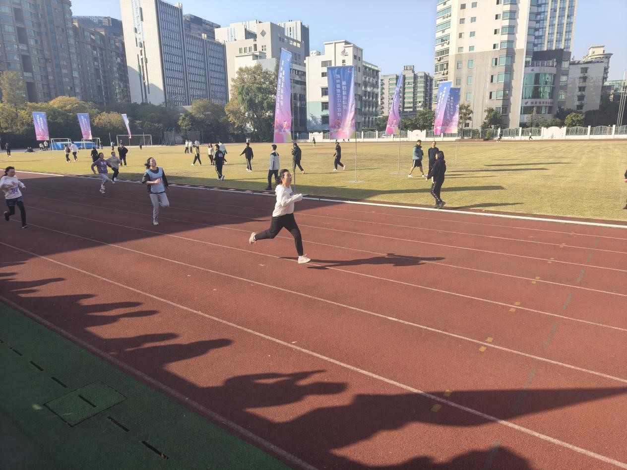 舌头伸进去添的我好爽