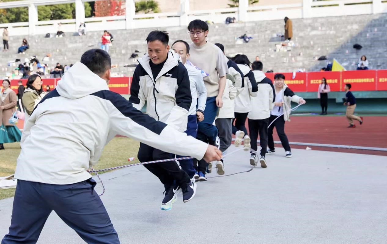 舌头伸进去添的我好爽