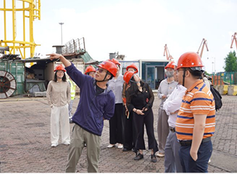 舌头伸进去添的我好爽