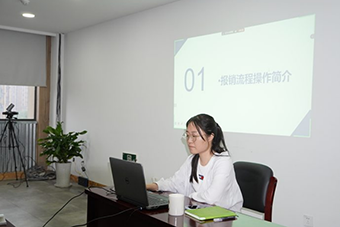 舌头伸进去添的我好爽