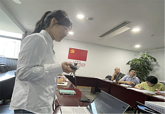 舌头伸进去添的我好爽