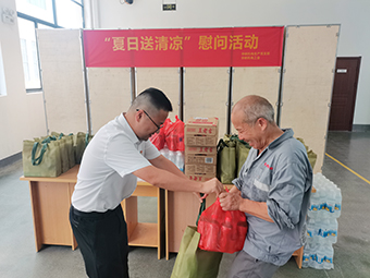 舌头伸进去添的我好爽