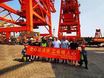 舌头伸进去添的我好爽