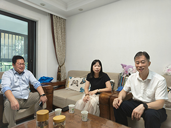 舌头伸进去添的我好爽