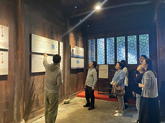 舌头伸进去添的我好爽