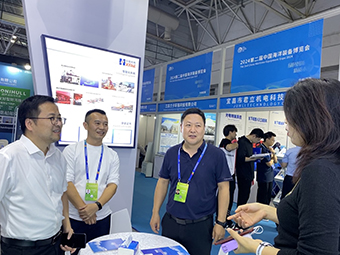 舌头伸进去添的我好爽