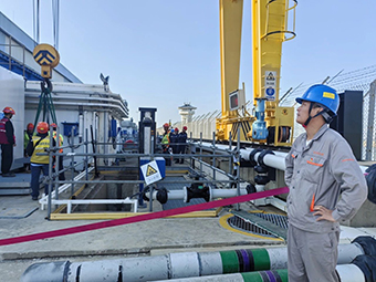 舌头伸进去添的我好爽