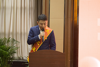 舌头伸进去添的我好爽