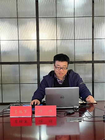 舌头伸进去添的我好爽