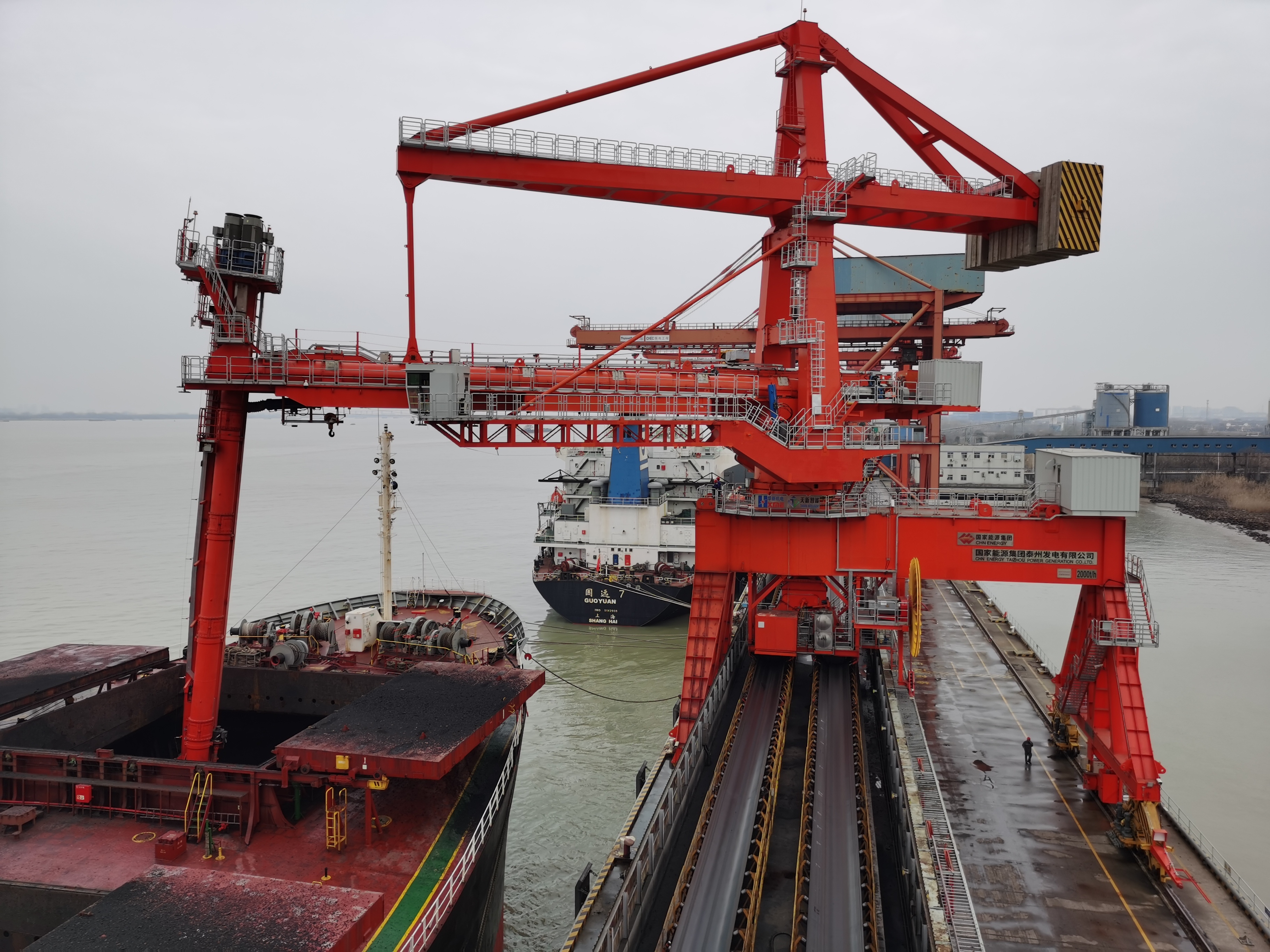 舌头伸进去添的我好爽