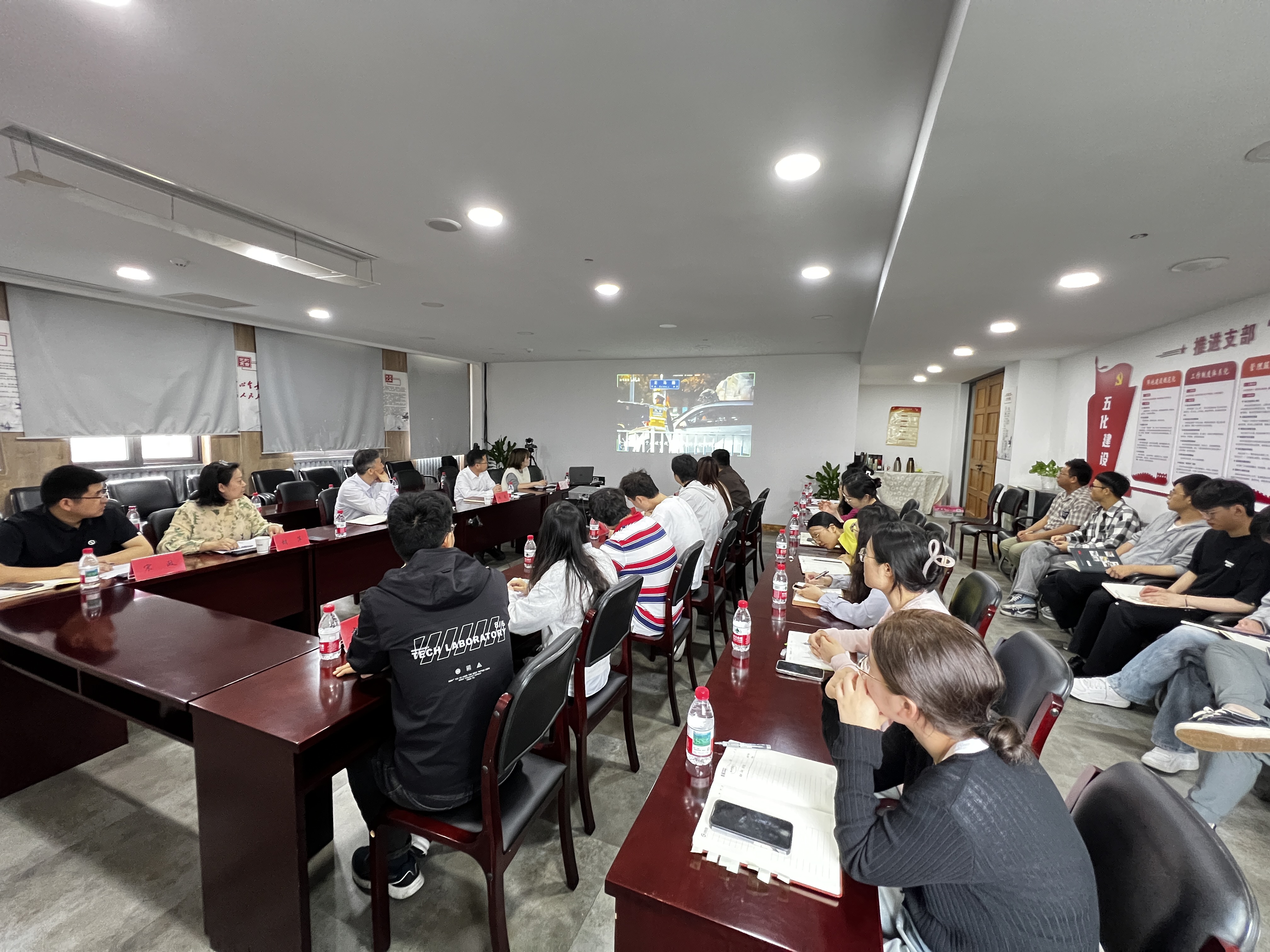 舌头伸进去添的我好爽