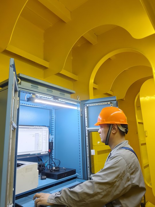 舌头伸进去添的我好爽