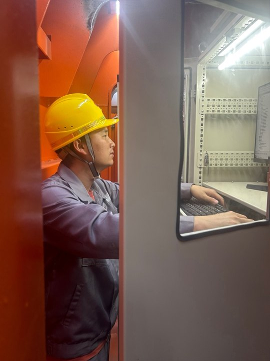 舌头伸进去添的我好爽