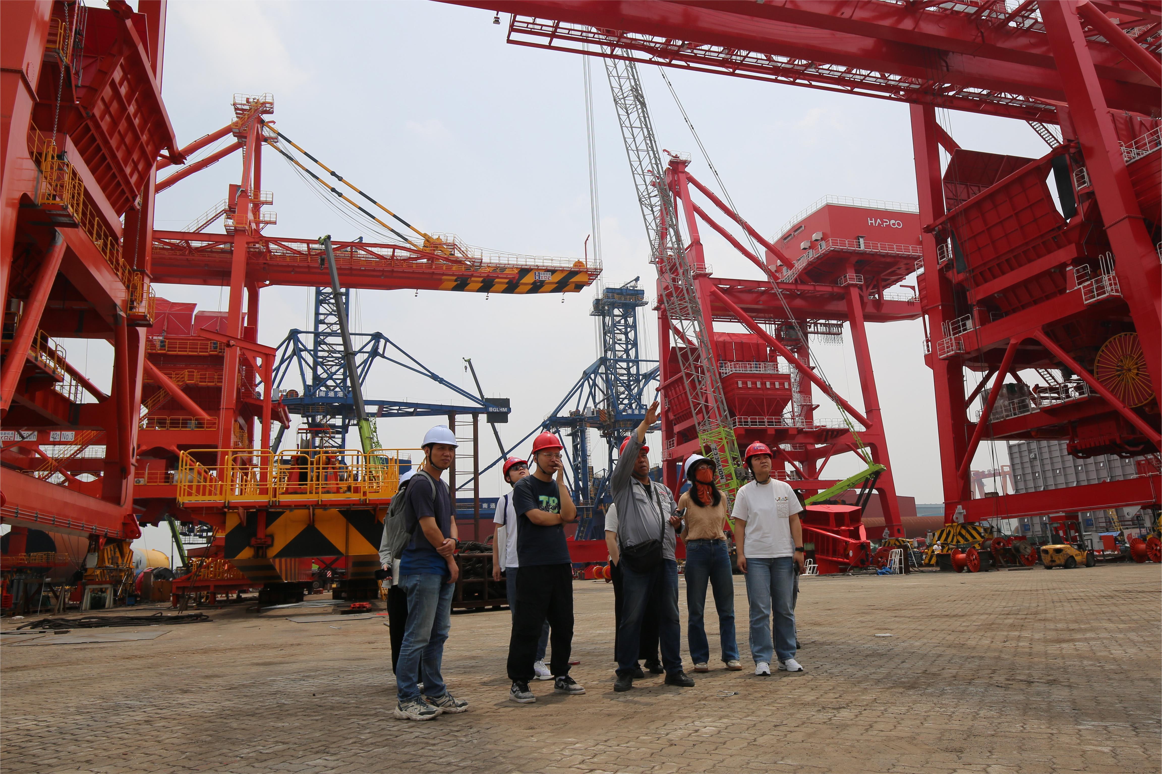 舌头伸进去添的我好爽