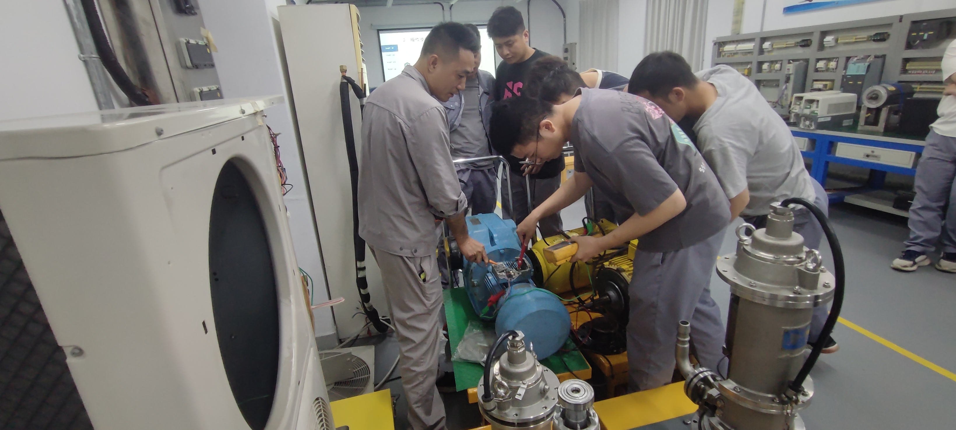 舌头伸进去添的我好爽