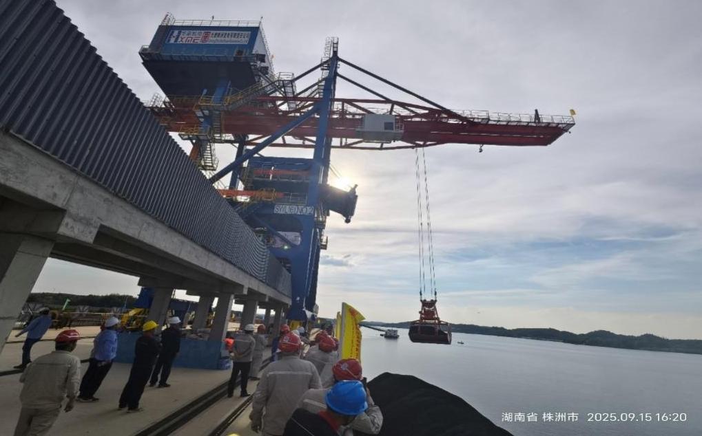 舌头伸进去添的我好爽